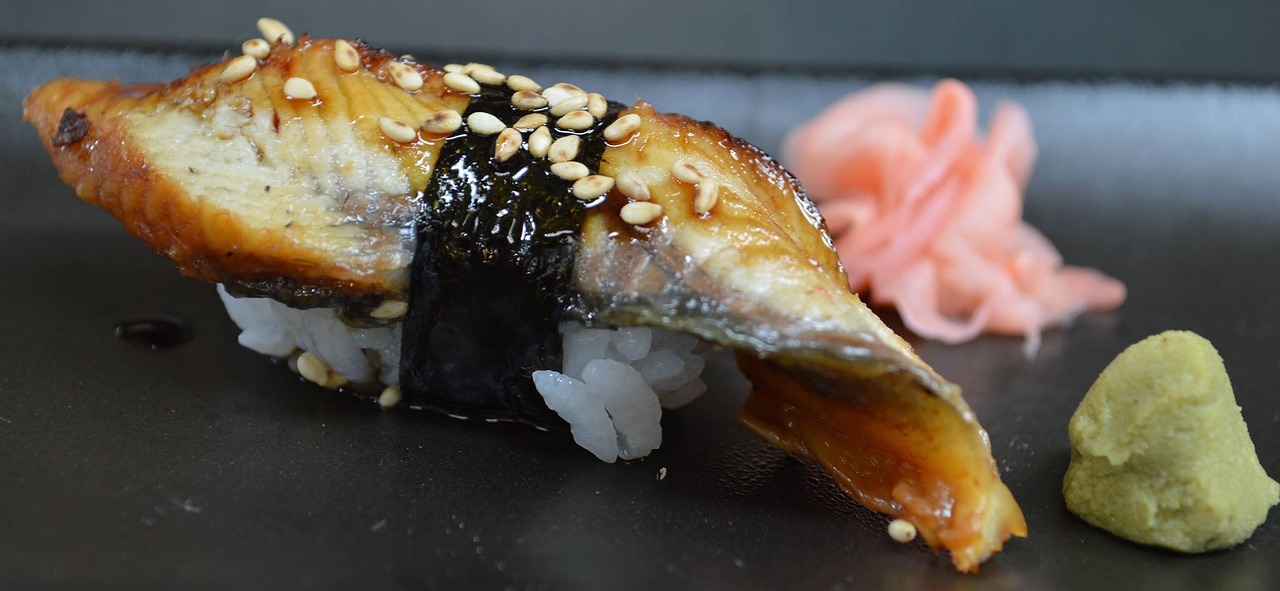 Sushi eel Japanese food sebagai referensi penyajian unagi